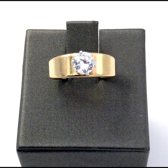 Size 8 Ring Engagement Cubic Zirconia & Red Stone - Picture 2 of 7